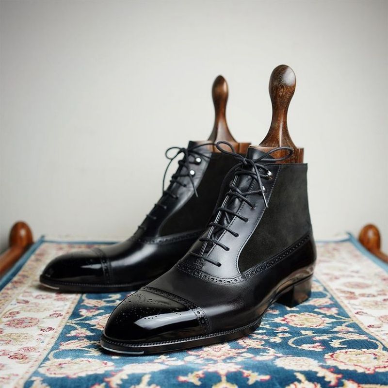 Men's Low Lace-Up Boots with Stitching Details
