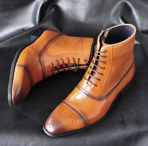 Men's Low Lace-Up Boots with Stitching Details